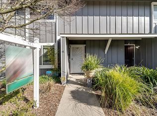 38 Park Ln, Richmond, CA 94803