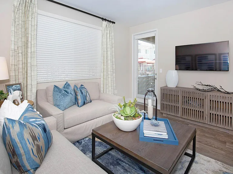Sendero Gateway Apartment Homes — Photo 45
