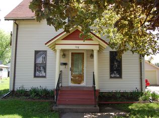 108 Maple St, Waupaca, WI 54981