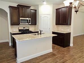 5th image of 609 Beechwood Dr