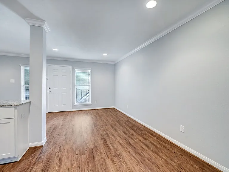 835 Heights — Photo 5