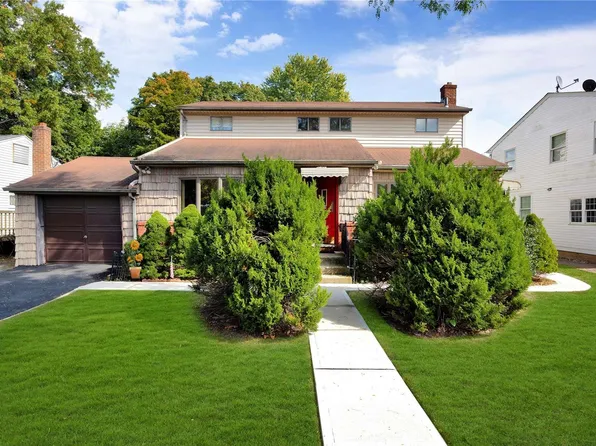 83 Elm Street, Hicksville, NY 11801