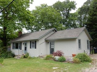 9 West St, Andover, CT 06232