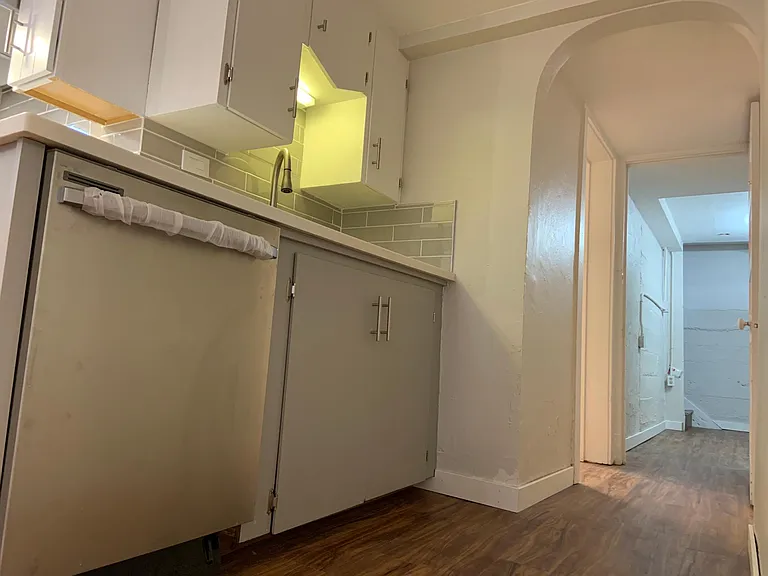 605 Edwards St #B — Photo 14