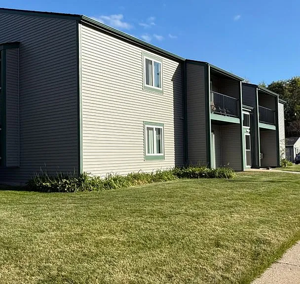 Elkhorn Village Apartments | 1 & 2 Bedroom Apartments in Elkhorn, WI Heat Included — Photo 47
