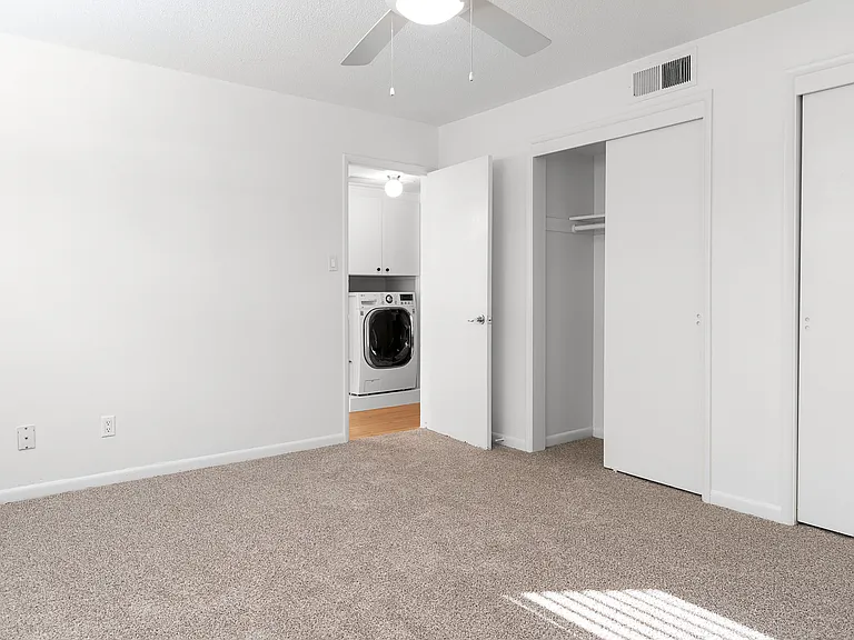 Skylar Apartments — Photo 4