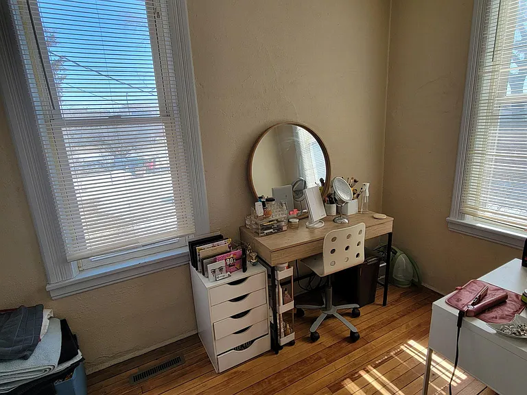 643 Van Buren St NE #1 — Photo 9