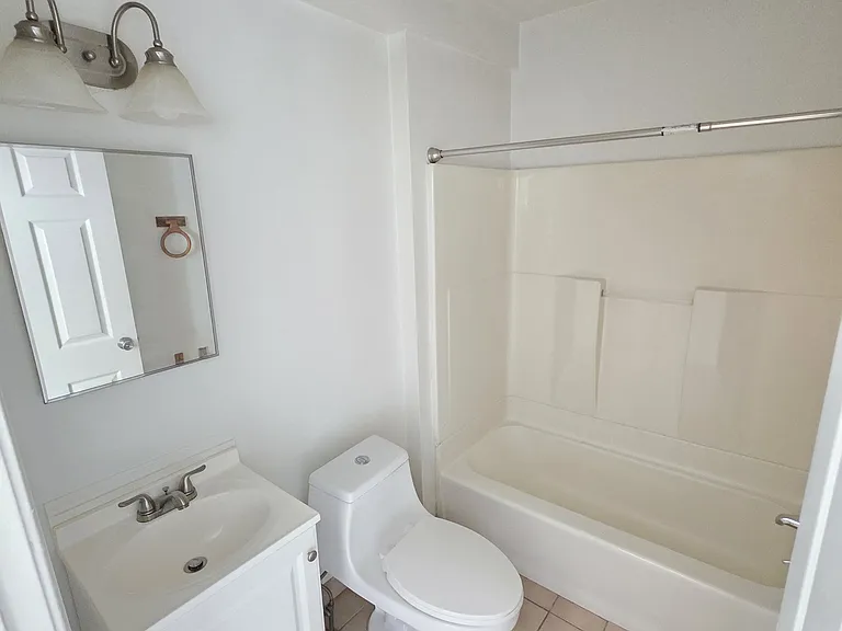 47 Courtland St 3rdFlr 2B/1B FreshPaint SSAppliances Laundry NOPets — Photo 10