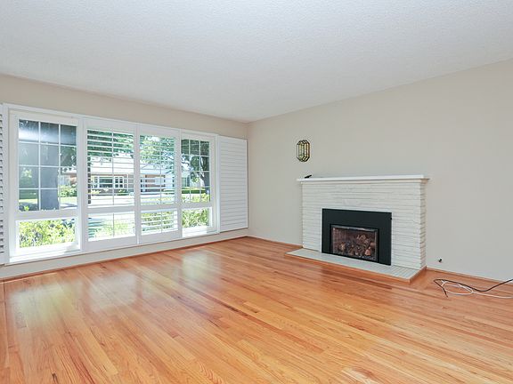 2nd image of 349 Bishop Ave