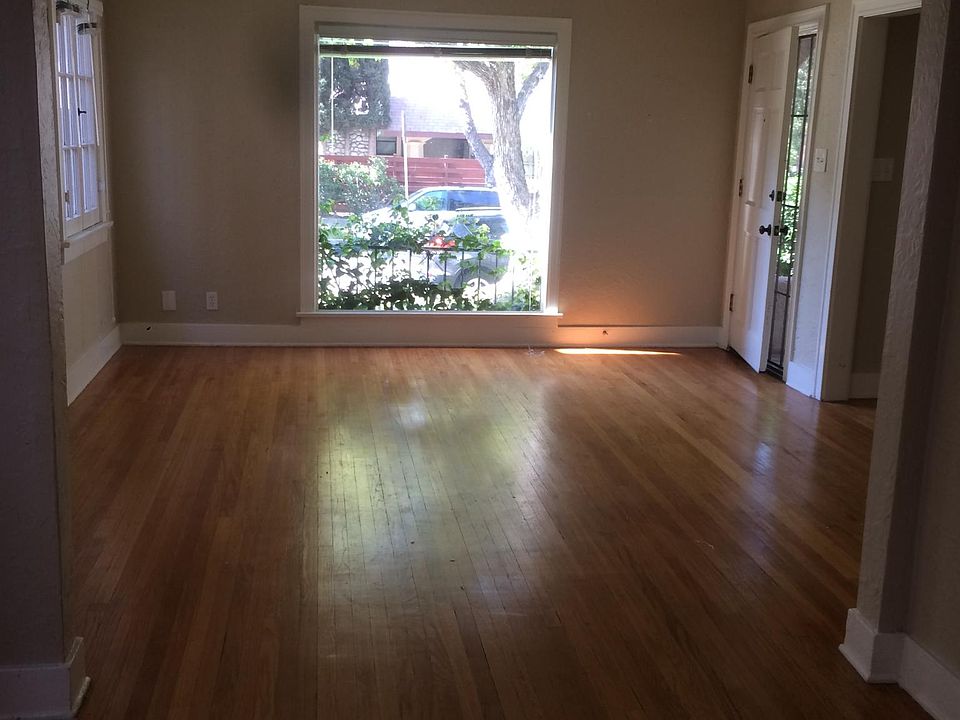 2nd image of 1152 N Columbus Ave