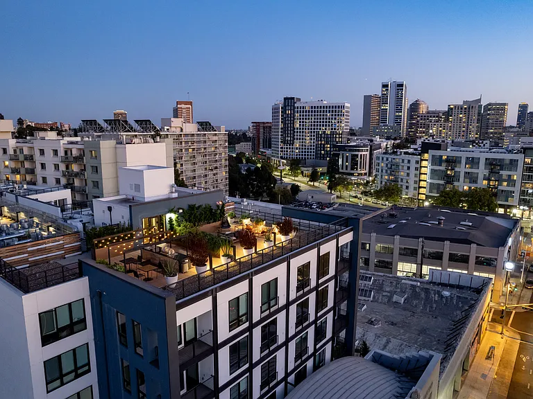 Axis Oakland — Photo 31