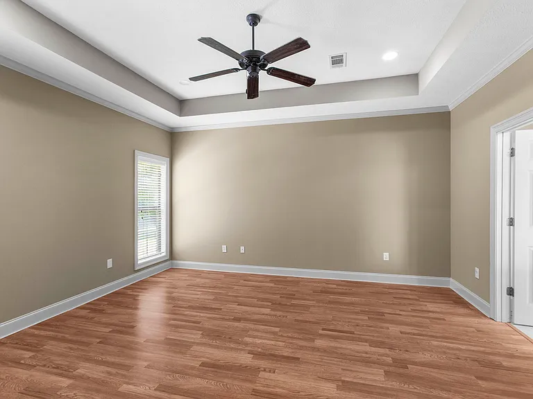 113 Dundee Cv — Photo 26