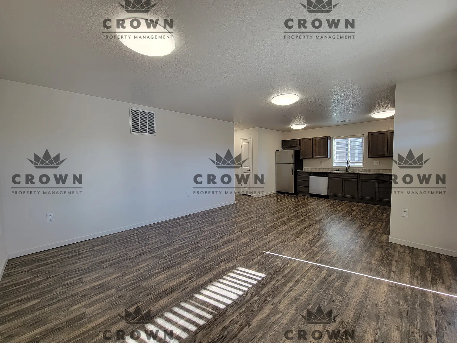 2 bed, 1000 sqft, $1,550 — Photo 2
