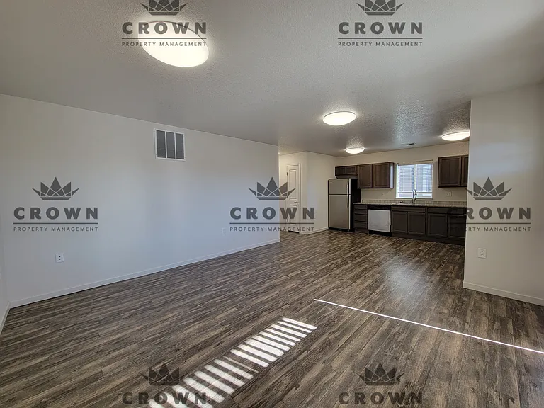 3533 Storey Blvd — Photo 4