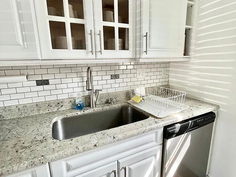 113 Carmel Dr — Photo 5