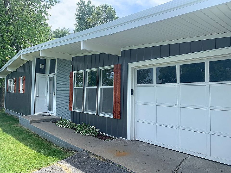 2nd image of 504 McLean Rd