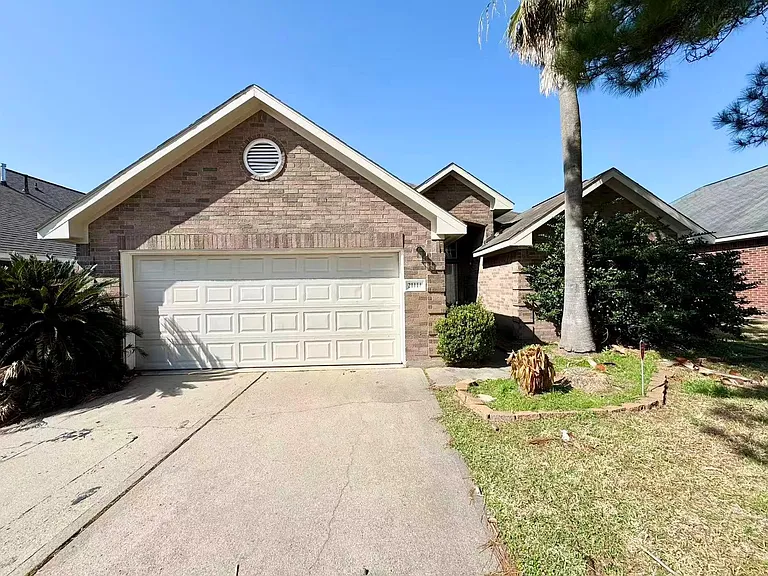 21114 Sun Haven Dr — Photo 1