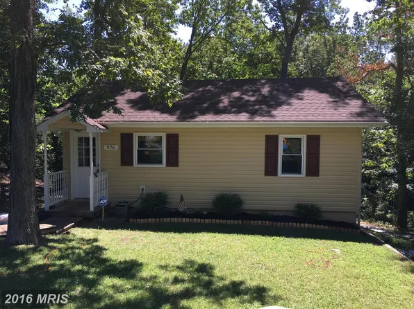 976 Eagle Point Rd, Lusby, MD 20657