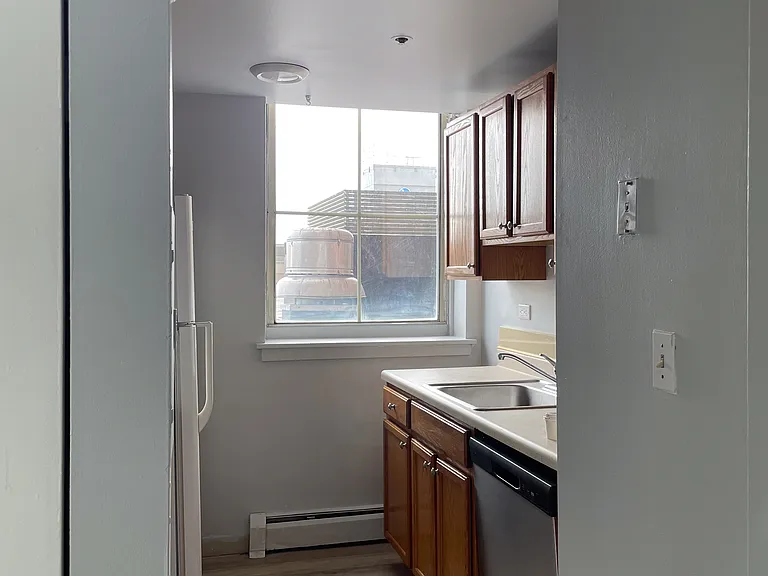 116 Court St — Photo 6