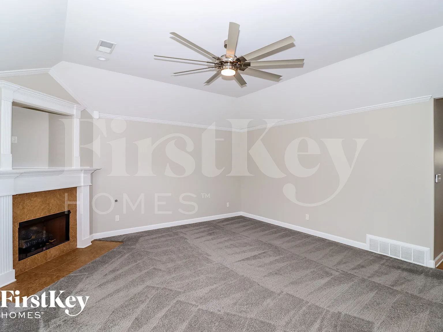 3 bed, 2.5 bath, 2200 sqft, $2,010 — Photo 3