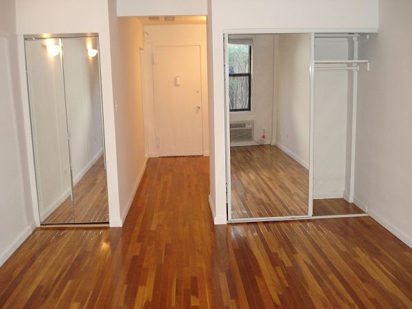 2nd image of 225 E 26th St APT 3B