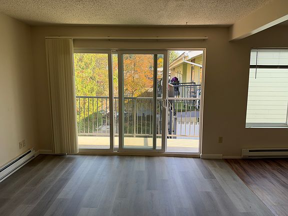 5th image of 1728 NE 145th St #302