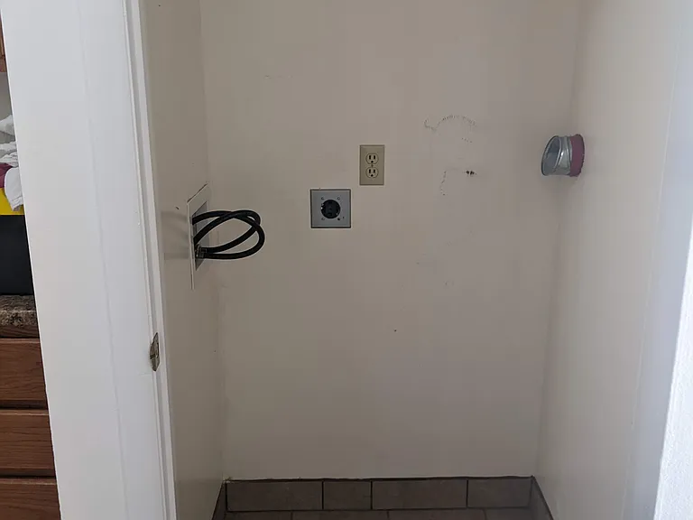1347 E Fort Union Blvd #1 — Photo 7