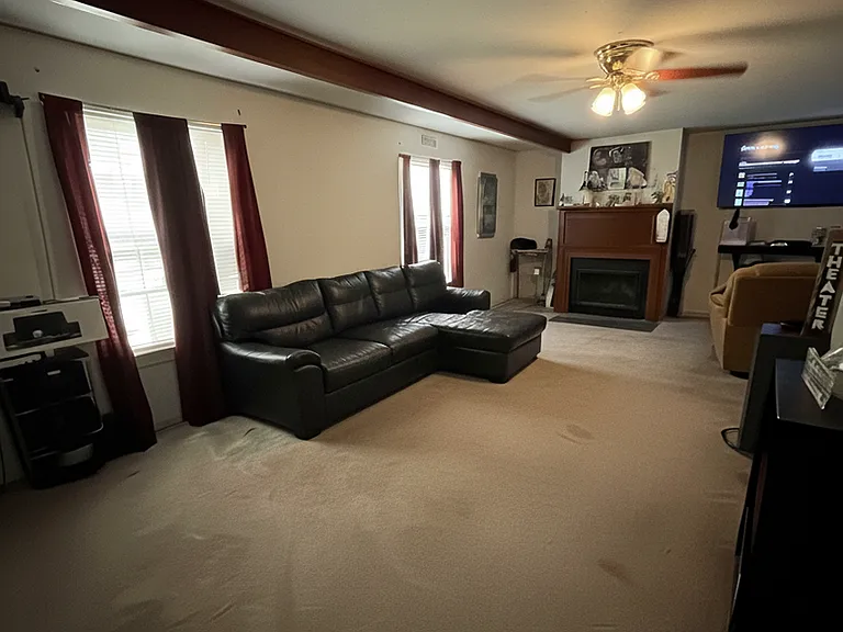 431 Sentry Oaks Dr — Photo 2