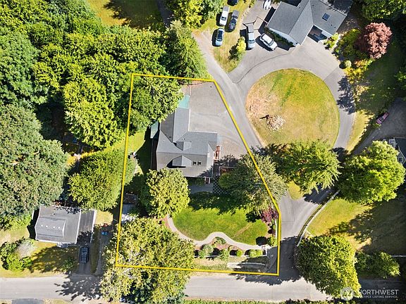 3rd image of 4260 Sonoma Terrace SE