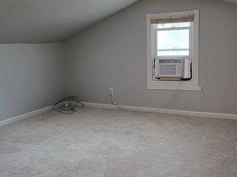 949 W Eastland Ave — Photo 16