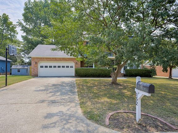 2nd image of 152 Maple Creek Drive