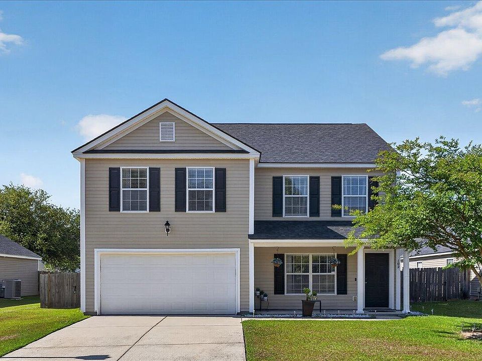 1st image of 102 Vinca Dr