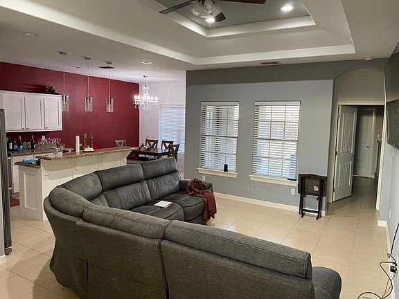 living room/kitchen