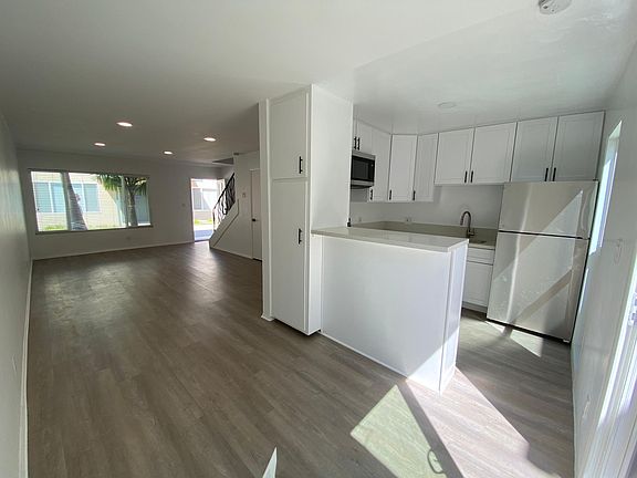 3rd image of 265 Newport Ave #3