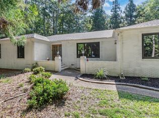 8697 Farys Mill Rd, Gloucester, VA 23061