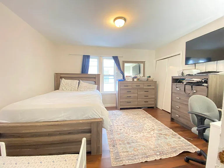 70 Woodbine St #2 — Photo 3
