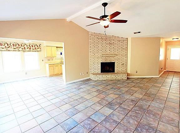 4th image of 906 Lasso Dr