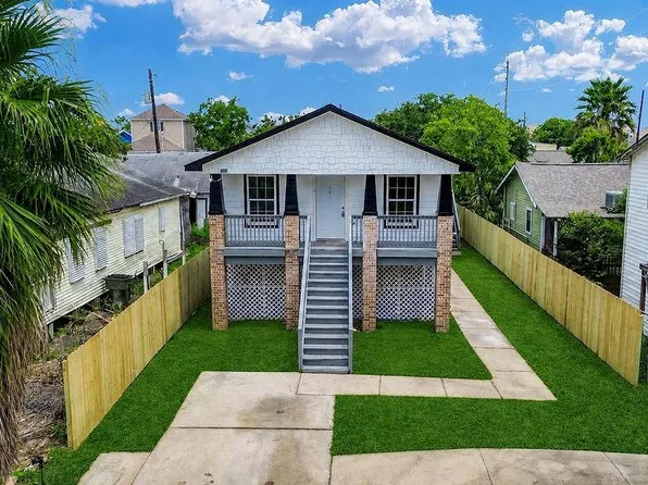 5306 Avenue M 1/2, Galveston, TX 77551
