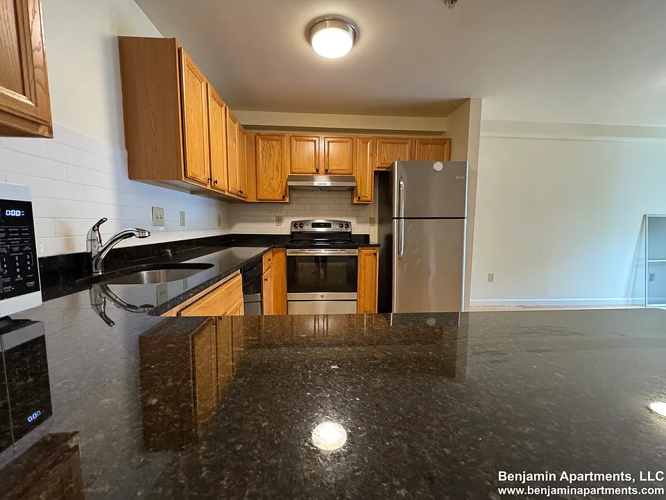 34 Raymond St #2