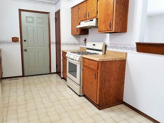 5th image of 320 Donohue Dr