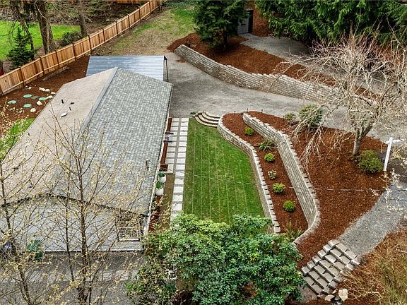 4th image of 15811 180th Avenue NE