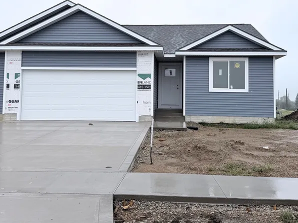 3184 Marigold Cir, Pella, IA 50219