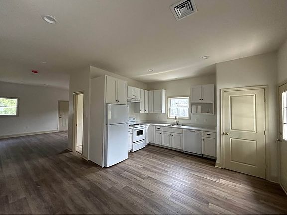 2nd image of 147 S Main St