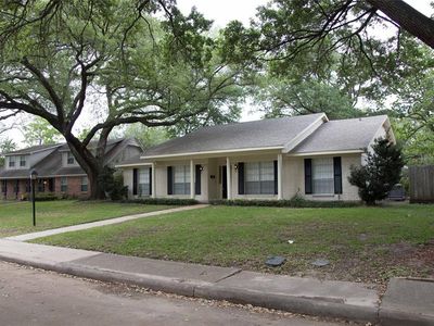 8118 Burning Hills Dr, Houston, TX, 77071