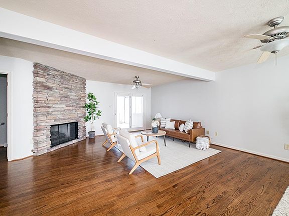 5th image of 709 Lake Vista Dr