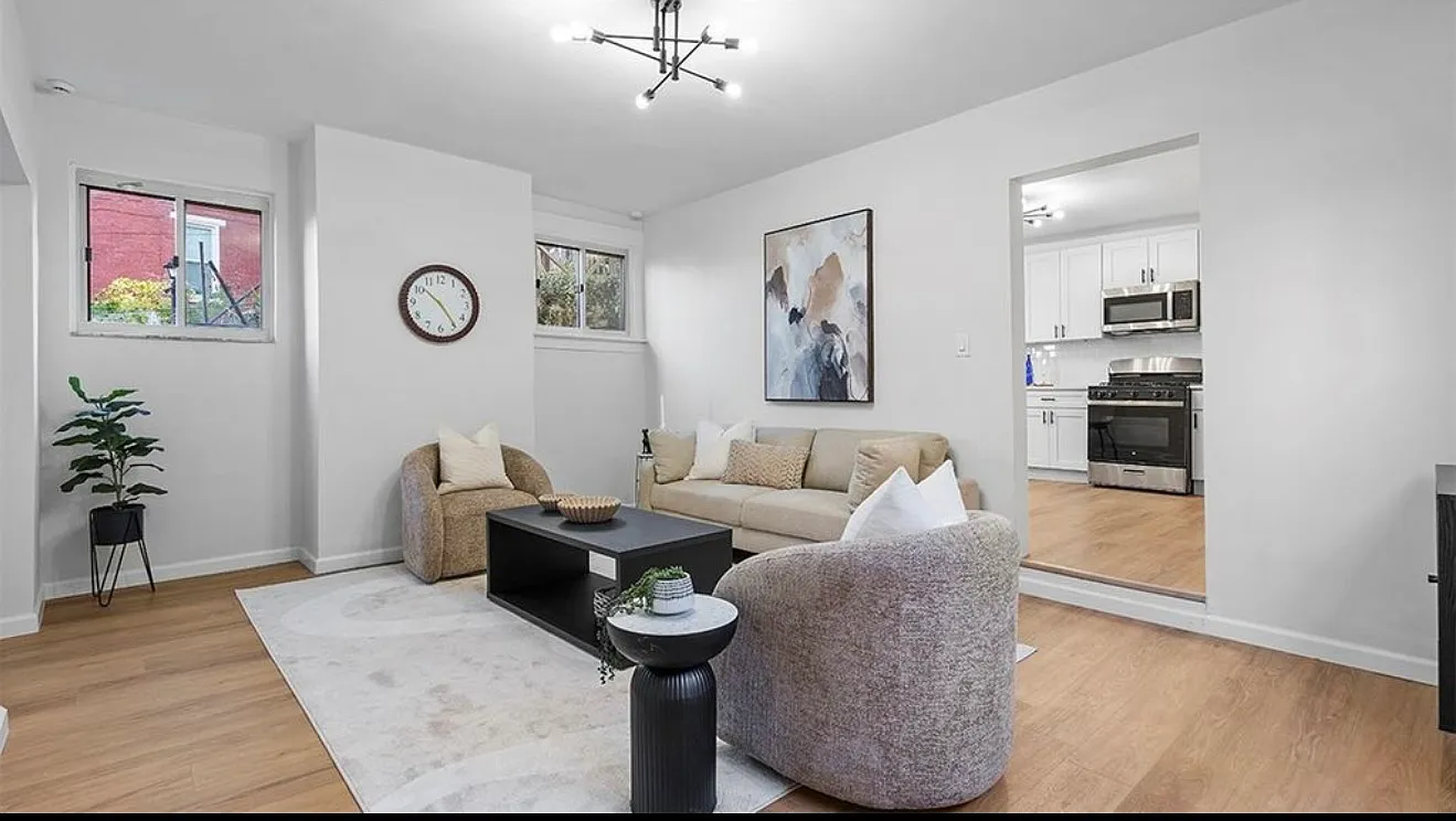 4 bed, 2.5 bath, 2130 sqft, $2,200 — Photo 2