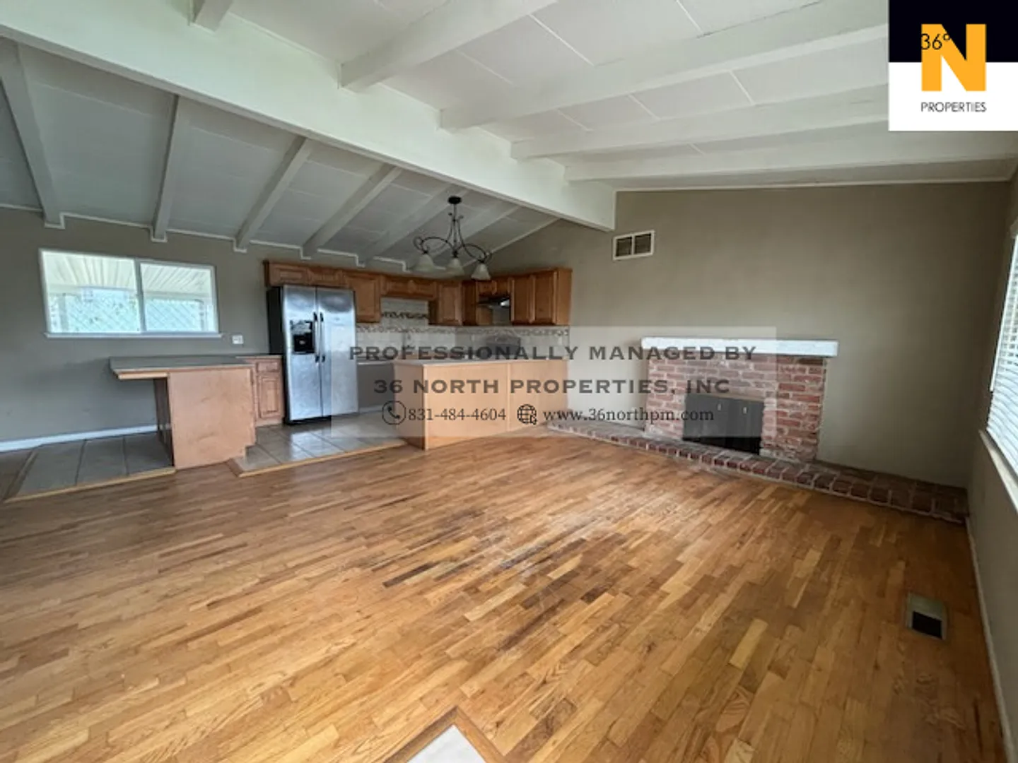 Charming Home in Sunny Seaside — Photo 4