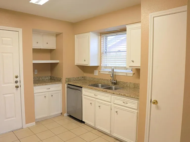 2327 Shadbury Ct — Photo 45