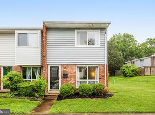 2219 Chamblee Pl, Herndon, VA 20170