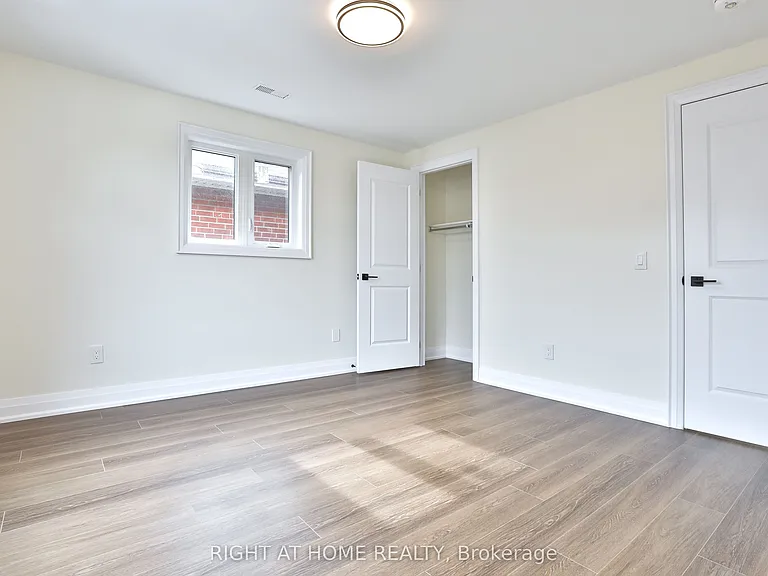 39 15th St #3 — Photo 12